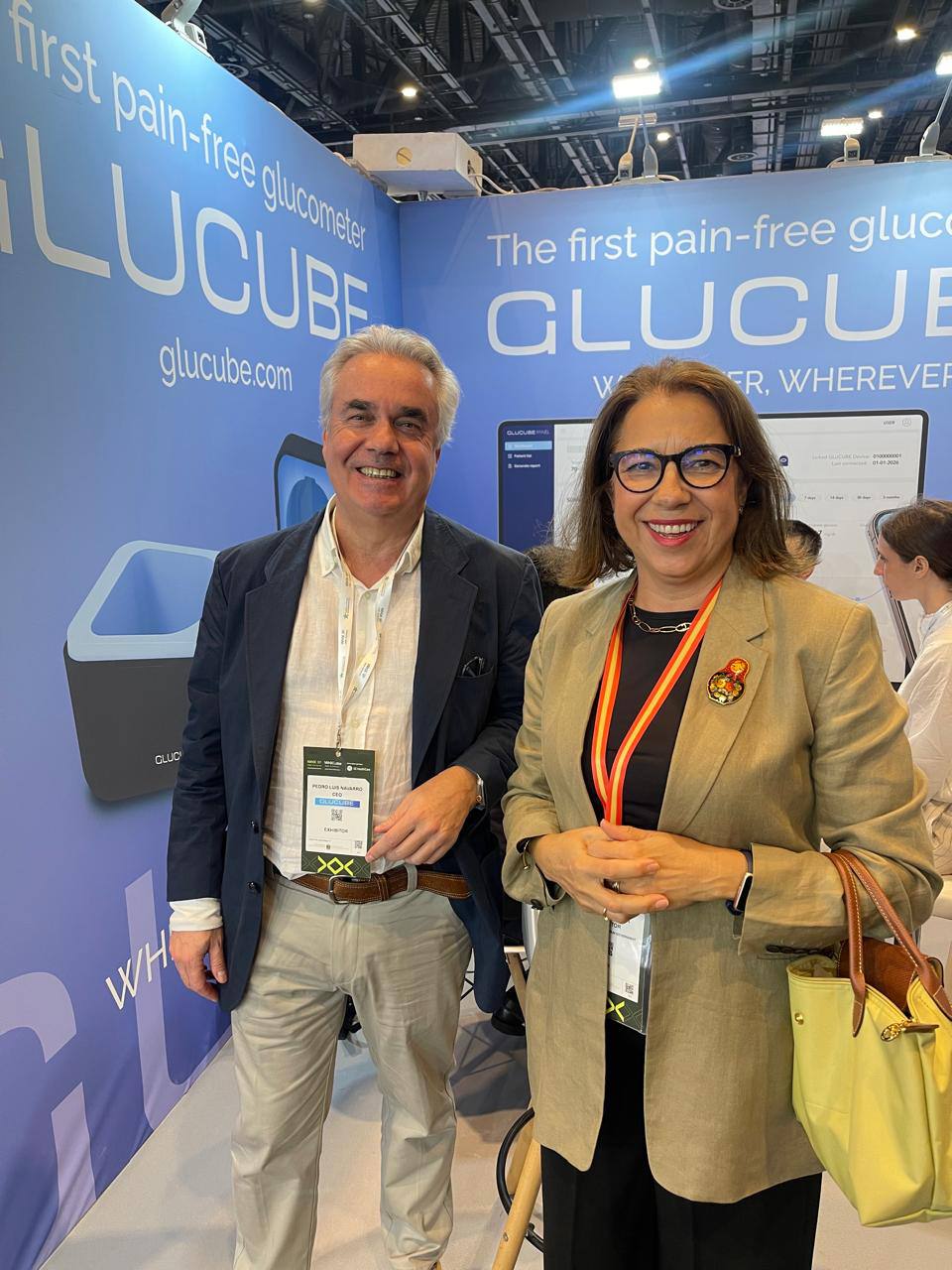 Pedro Navarro, CEO de GLUCUBE y Rosario Millán, directora de Andalucia Trade en la UAE