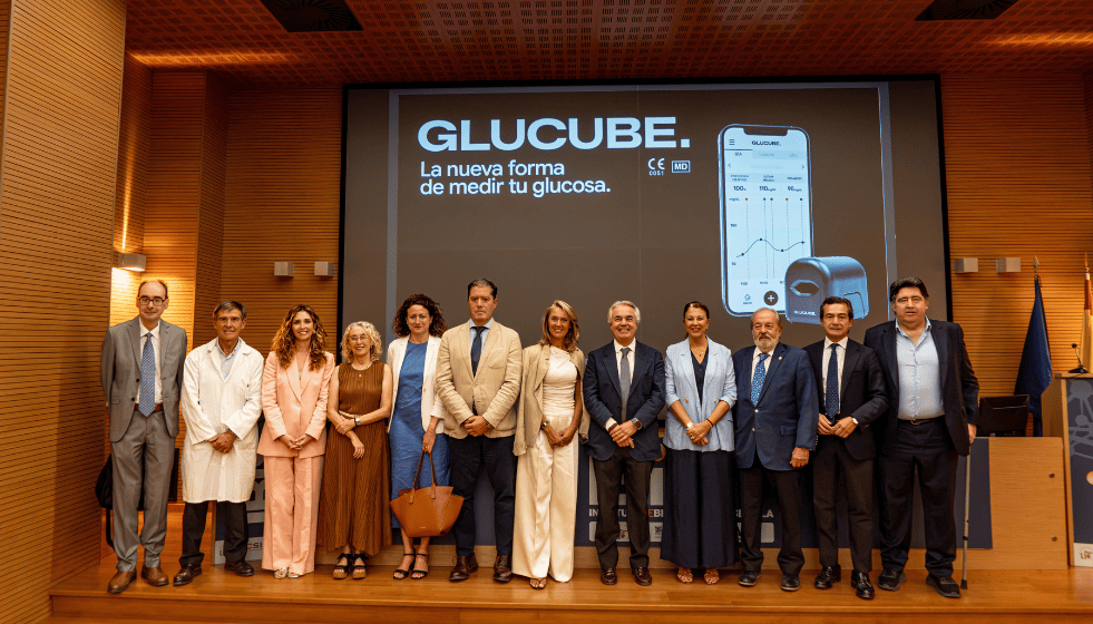 Foto institucional de la presentación de Glucube en el IBiS